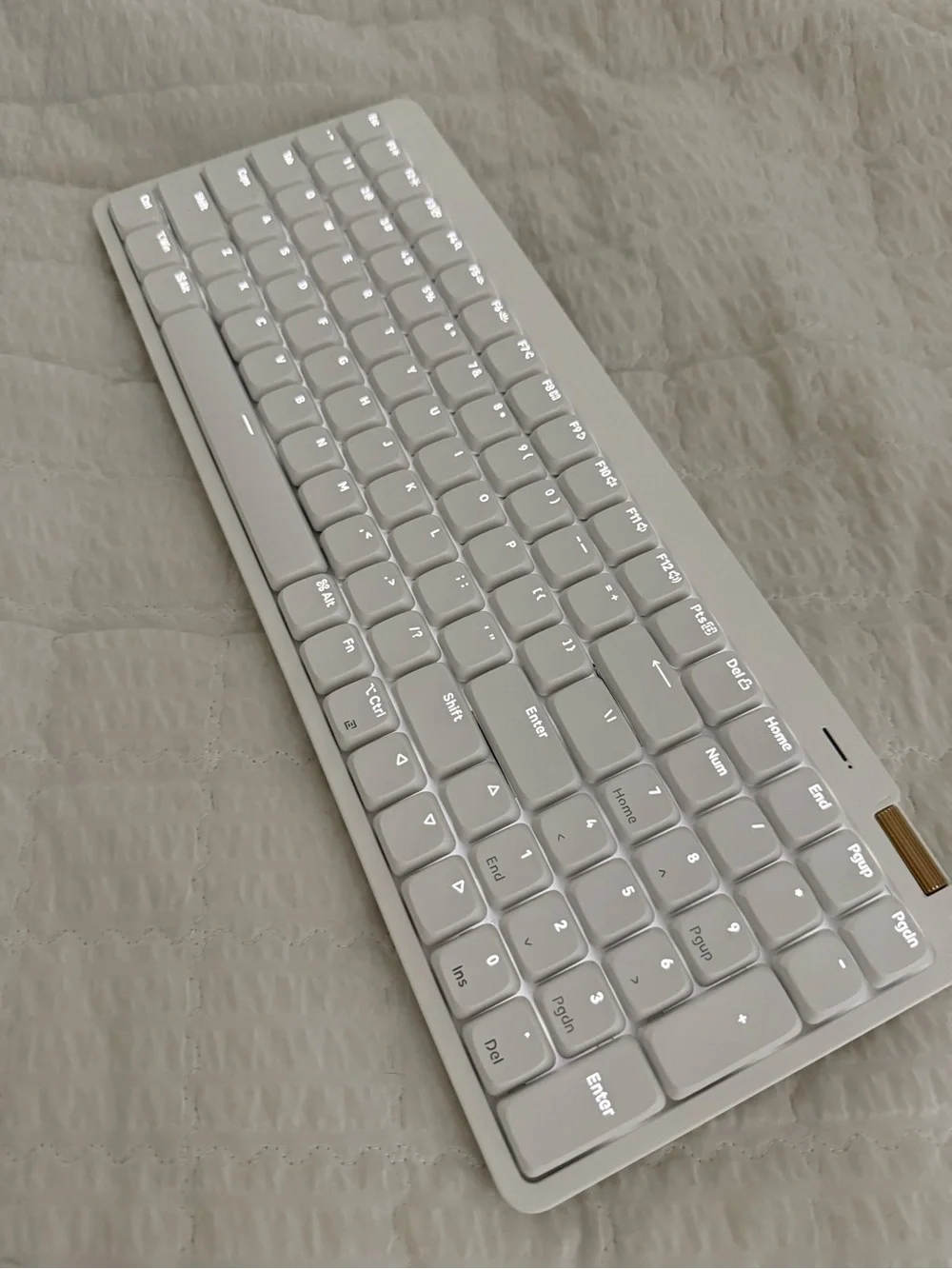 LOFREE Flow Lite Wireless Mechanical Keyboard 100-Key 96% Off-White Low Profile